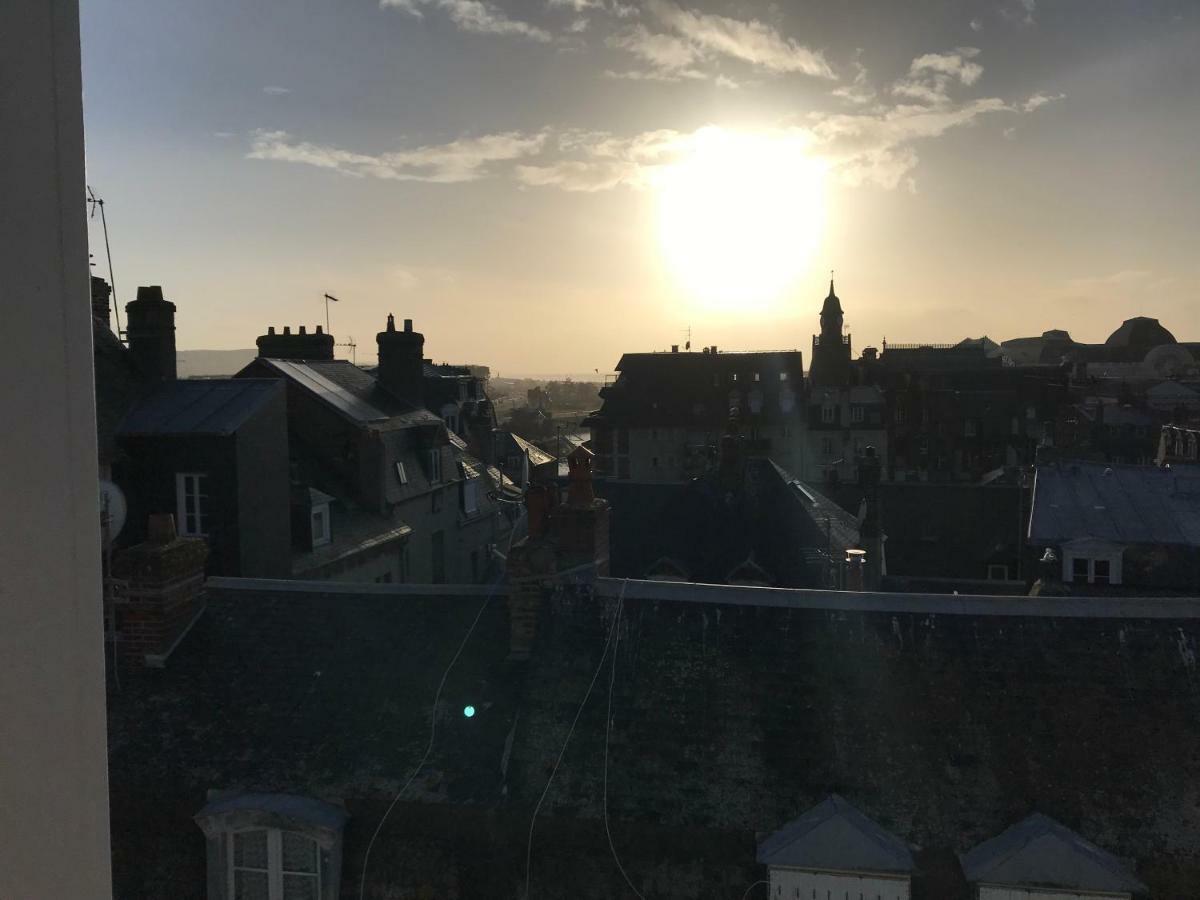 Le Cocooning T2 Renove Et 5Min A Pied De La Mer Au Coeur De Trouville Экстерьер фото